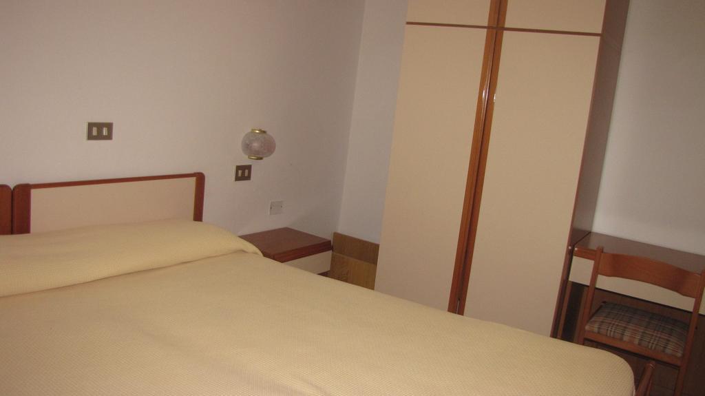 Albergo La Primula Chianciano Terme Rum bild